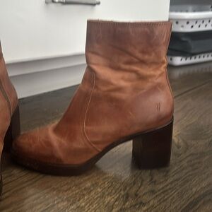 Frye Joan Campus Short Boots
